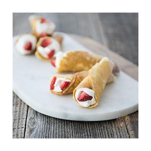 ナガラビットカフェ京橋カフェNAGARABBIT CAFEノルウェーワッフルもオススメです🙆‍♂️✨キャロットケーキが当店の看板メニューですが、ノルウェーワッフルも好評頂いております😋 ノルウェーワッフルはカルダモンがほんのり効いた生地に、ハート型なのが特徴