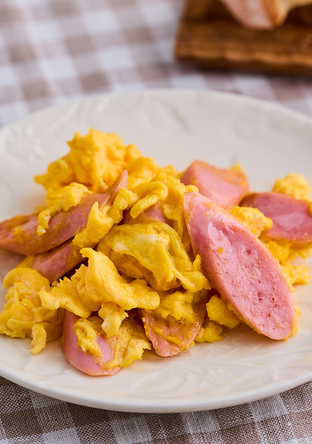 グルラボプラスで簡単レンチン調理『魚肉ソーセージ使用のソーセージエッグ』 : Syuntaroの『食の荒野を彷徨う』