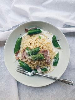 鯖の水煮缶を使ったクリームパスタ