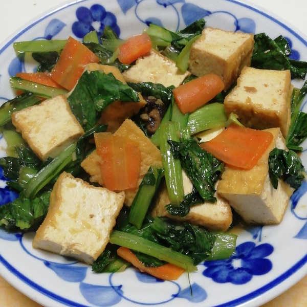 めんつゆでラクラク♪『厚揚げと小松菜の生姜そぼろ炒め』