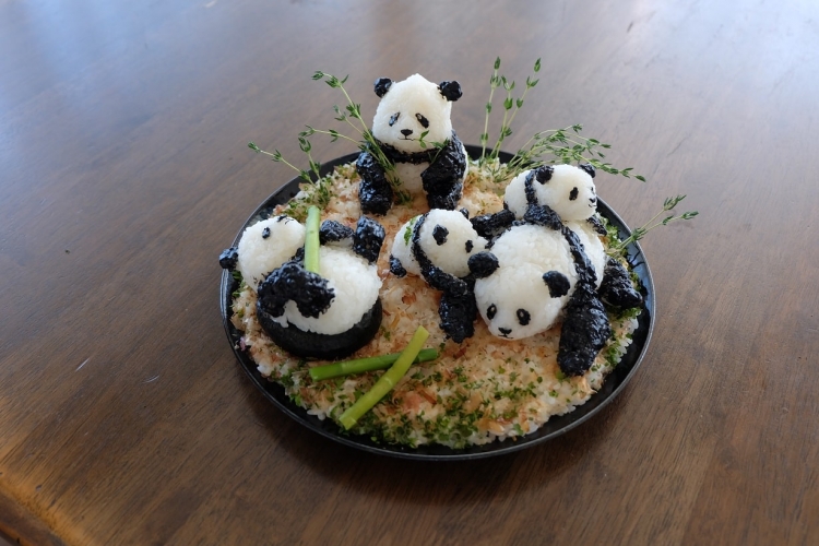 ラインの館 10 7～15 アートデザイン展 ≪イラストレーター パン山おにぎり初個展『Home Bakery』≫神戸北野異人館街公式サイト～神戸の異国情緒を異人館から～