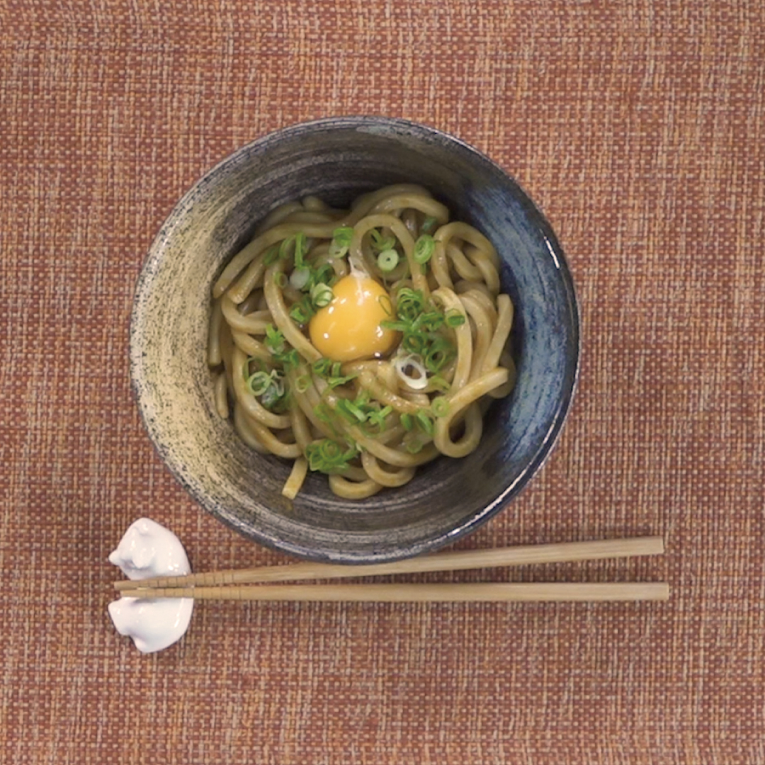 新商品 すき焼き風のつゆと牛肉がマッチ♪「冷凍 日清のどん兵衛 汁なし牛すきうどん」発売 - トクバイニュース