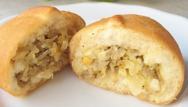 ロゴスキー Rogovski銀座 - 🍴ピロシキ🍴 ただいま、デパート催事、通販「ロシアの食卓」では、新作マッシュポテトピロシキも入り、7種類あります！催事⇒http:www.rogovski.co.jp omise5.htm 通販⇒https:www.russian-food.jp銀座のレストランでは、肉、野菜