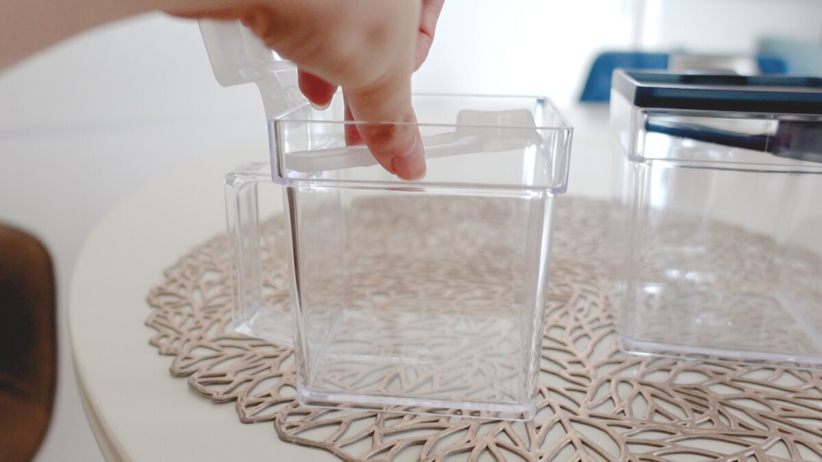 セリア これ1本で大さじ・小さじ両方量れる！自立する「置いて量れる計量スプーン」が地味に便利な件『あたらしい日日』こんな時代のニューノーマルな暮らし方。食と農、生活情報をお届けします