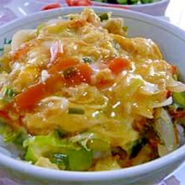 簡単たまご丼レシピとろーりチーズで美味しさ倍増