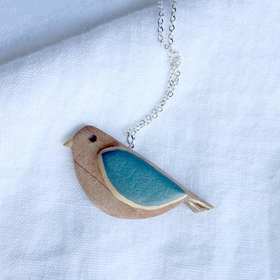 楽天市場 ネックレス 木製 アクセサリー 寄木 レディース 女性 プレゼント ペンダント 和風 おしゃれ ウッド ナチュラル シンプル カジュアル金属アレルギー対応 ハンドメイド スエード 革紐 大川 家具 : 雑貨工房木のねっこ