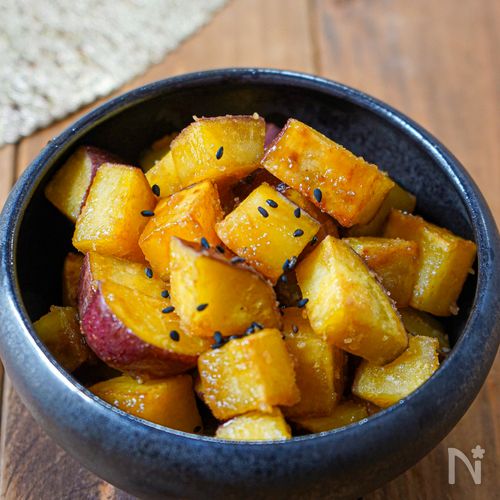 ダイエット・ボディメイクお弁当例 鶏肉、ゆで卵、アスパラガス、冷やしさつまいも、キノコプチトマト、ブロッコリー 福岡のパーソナルジム・ピラティスブログ「ダイエットは明日から」