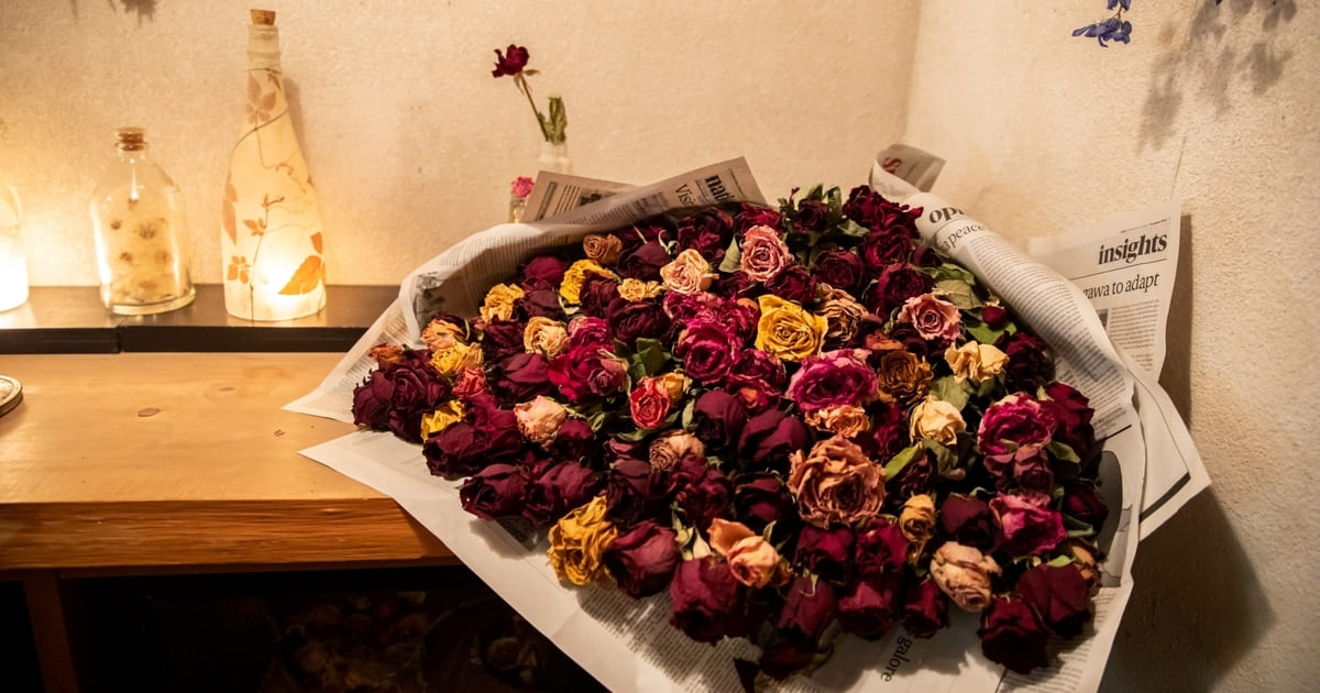 翌日配送 送料無料花 花束 ギフト 誕生日 プレゼント 生花 あすつく そのまま飾れる ブーケ アレンジメント お祝い フラワーギフト バラ