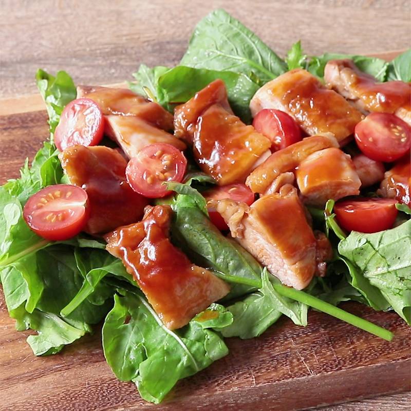 300万回再生人気レシピ 皮パリパリ！身は柔らか！鶏むね肉を使ったチキンステーキの作り方 - YouTube