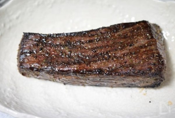 アルミホイルで保温がおいしさのカギ！ローストビーフのレシピセブンプレミアム公式