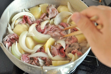 そのまま煮ておいしい肉じゃが