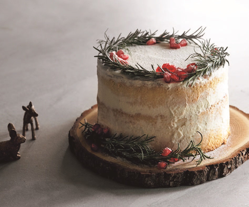 ✨happy birthday✨ I様、2つもオーダーいただきありがとうございました🥰 ・クリームたっぷりいちごのデコレーションケーキ・フルーツタルト 大人気です‼︎素敵な誕生日になりますように✨二戸カフェ岩手カフェカフェcafeオシャレカフェバースデー ケーキ