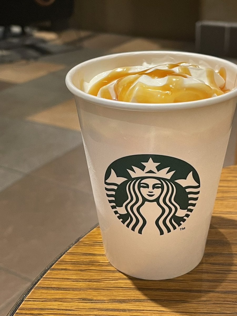 コーヒーに炭酸？」スタバ新作コールドブリューソーダはカスタムして甘くすると美味しさがアップするらしい♡ - isuta イスタ-私の“好き”にウソをつかない