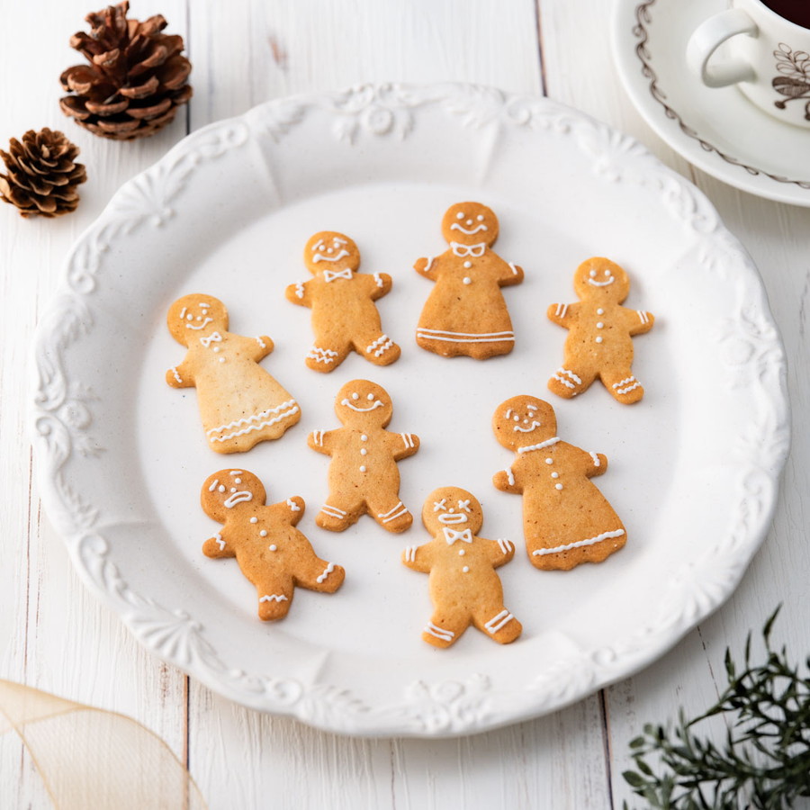 業務スーパーの「スパイスジンジャービスケット」をレポ⠀ ⠀スパイスジンジャービスケット ⠀ 購入価格:74円 税込 ⠀ 内容量: 15枚入り⠀産地:スリランカ⠀ ⠀ 気になったビスケットを購入してみました😍⠀ ⠀ ジンジャーのパンチが凄くて、けっこう辛い