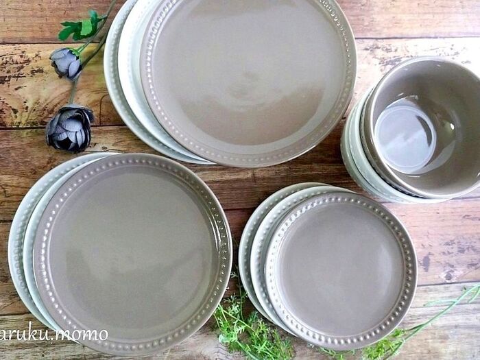 ダイソー 家のお皿、全部コレにしたい〜!使い勝手バツグンの「高見え食器」3選。食卓が華やかになった! 購入レビュー