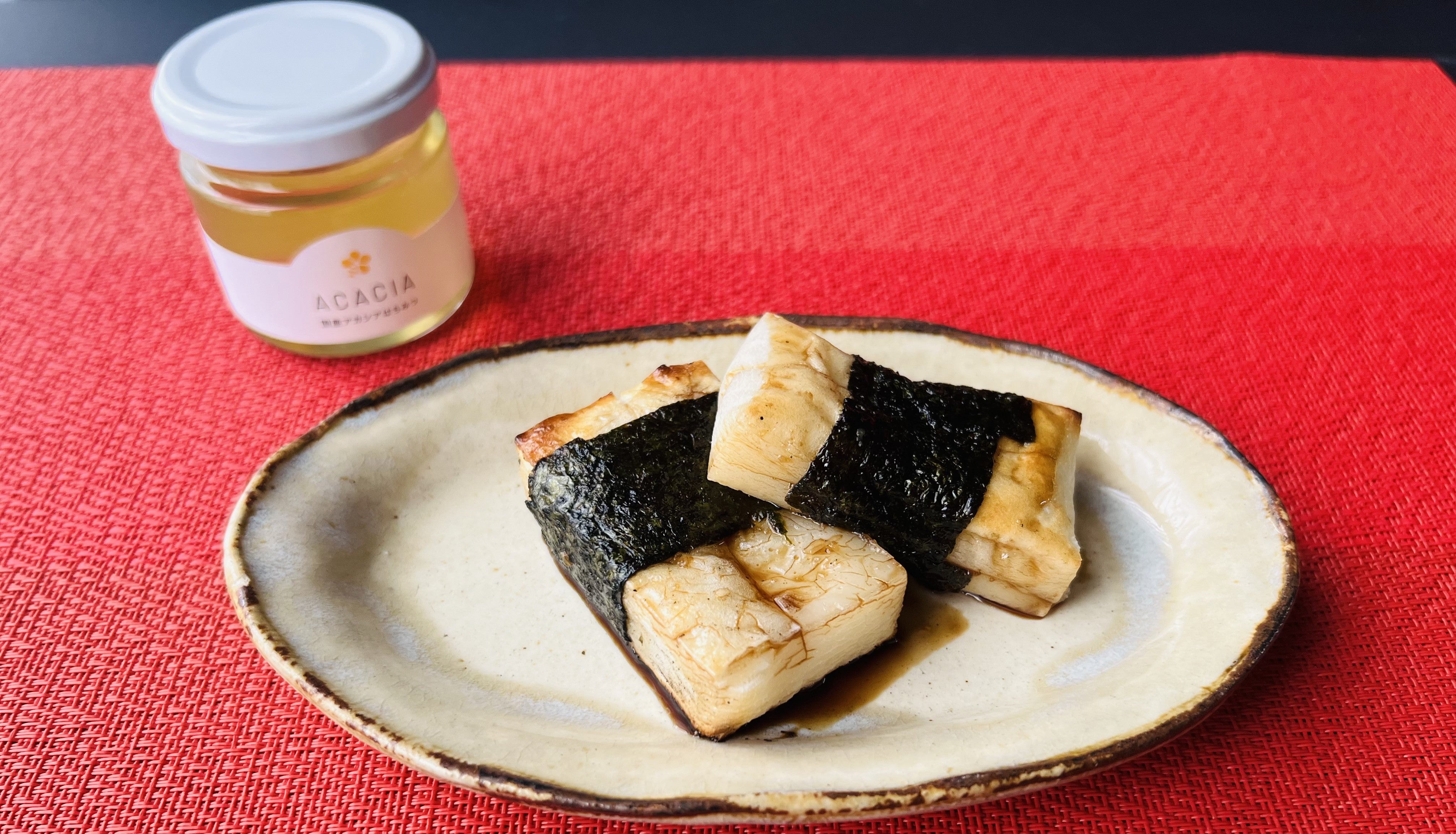 とろけるお餅にとろけるチーズの蜂蜜がけ