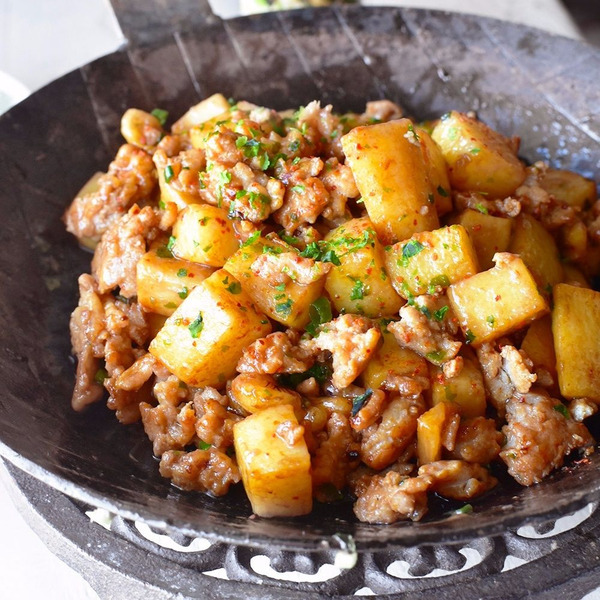 豚こまと長芋のシャキトロ♡オイマヨ炒め