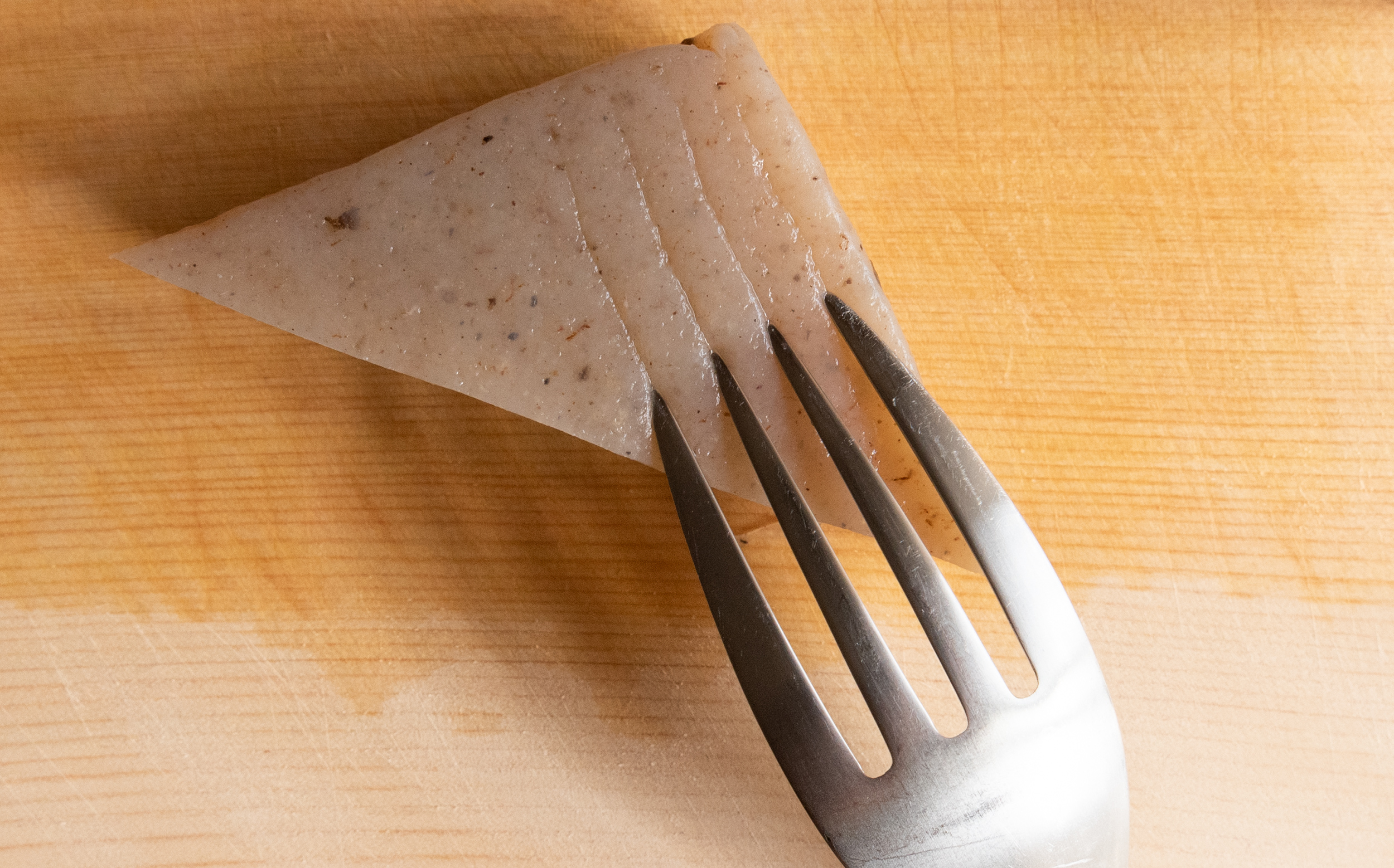 こんにゃくの下ごしらえ 下ゆでやあく抜き のやり方：白ごはん.com