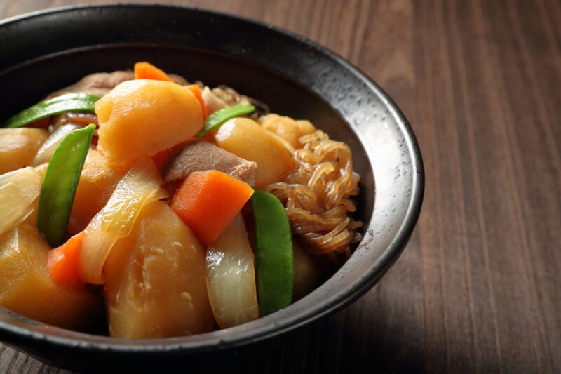 なんだか体が重だるいという人は湿気のせいかも知れないから黄色の食材がオススメ。薬膳では「黄色の食材は湿気から体を守る」という効果があって梅雨 時期に食べろと言うが、実は東日本では梅雨より秋雨の方が雨量が多いので今の時期こそ食べた方がいいの。頭痛・むくみ