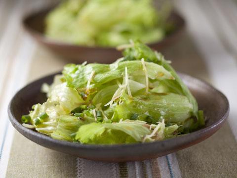 レタスが1個食べられるサラダかずきっちんさんの料理レシピ