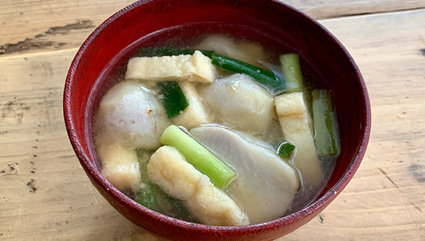 里芋と天かすのみそ汁