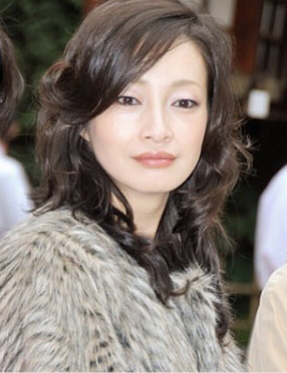 日本一薄幸な役が似合う女優、木村多江が大胆なイメチェン！「無性に肉が食べたくなった」と野性がムクムク!!｜シネマトゥデイ