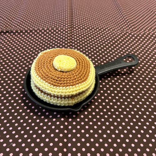 ホットケーキのおふとんでねんねぴーちゃん♡ あみぐるみ