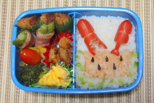 クワガタ虫とカブト虫のお弁当: 桃の木