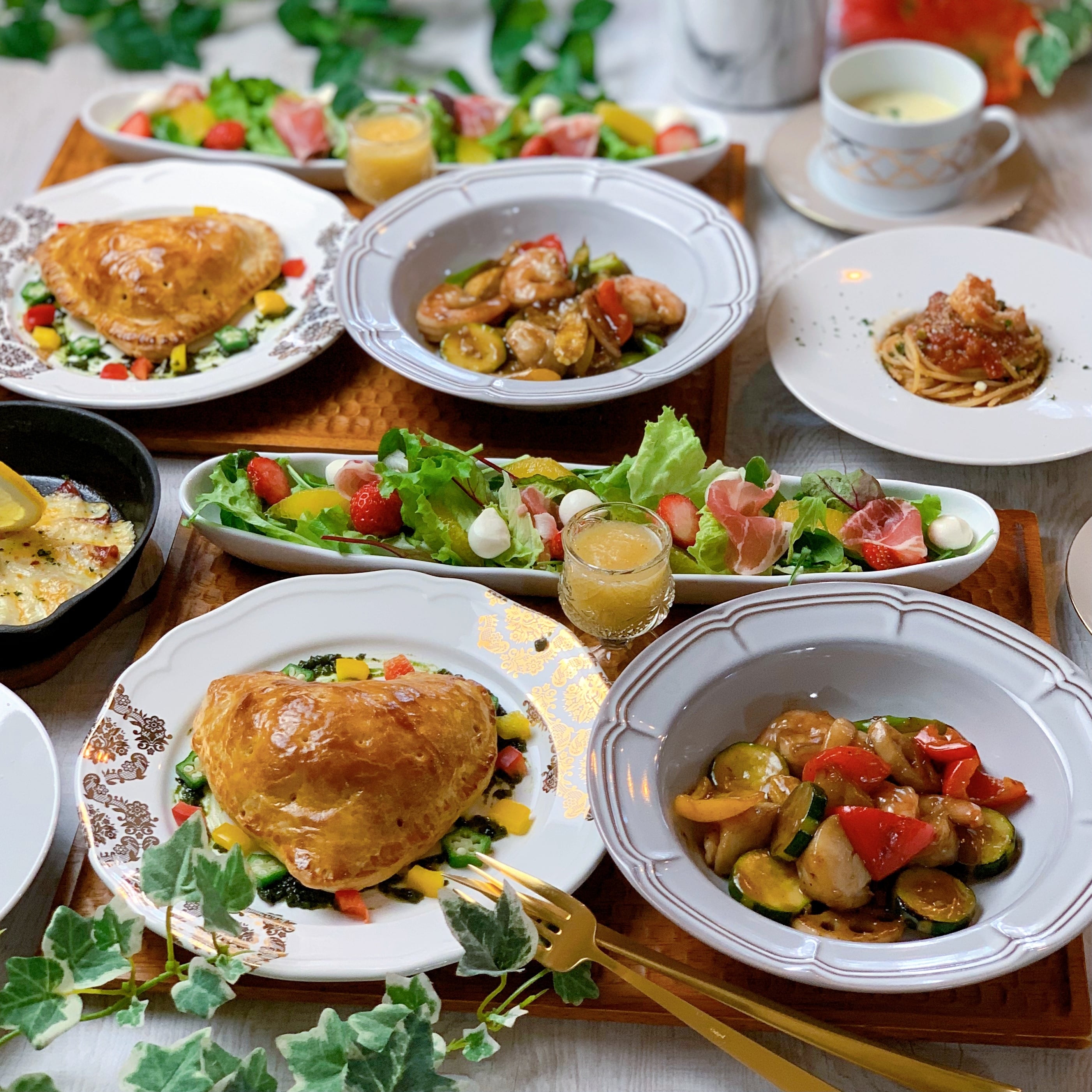 楽天市場 ☆即日発送☆＼クーポンで300円OFF スタンダードセット 三宿 3-4人前豪華クリスマスディナー 4種セット ローストビーフチキンレッグ ミートパイ マッシュポテト パーティー オードブル ディナーセット ブロック肉 誕生日 記念日 クリスマスグルメ