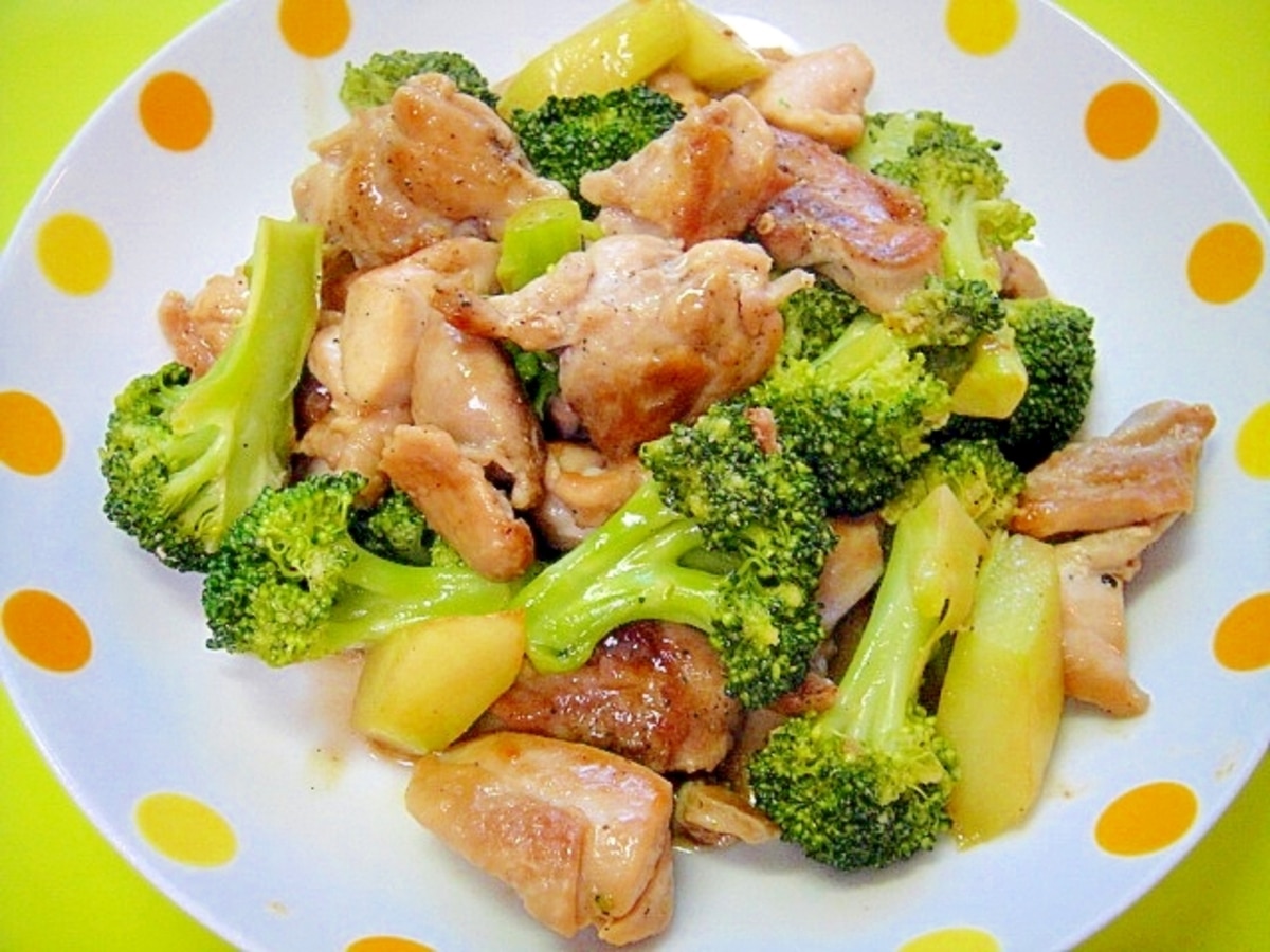 ブロッコリーと鶏むね肉のオイマヨ炒め