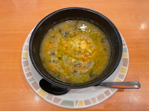 サイゼリヤのスープ入り塩味ボンゴレがリニューアルしました。⚠️ガーリックチップが入り、よりアクセントな仕上がりになりました🙇🏻‍♀️ サTikTok