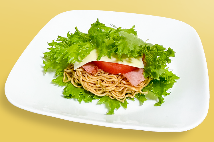 キャンプ飯ryoキャンプ飯 『ペヤング焼きそばアレンジ』キャンプで設営して最初のご飯は簡単にインスタント麺とか食べる事が多いんですが大好きなペヤング焼きそばに韓国海苔ふりかけと柿ピーとラー油でチョイ足しアレンジ！ 捨てるお湯でスープを作れば一石二鳥材料ペヤング焼きそば1個 韓国海苔ふりかけ 好きなだけ 柿ピー1袋 ラー油適量