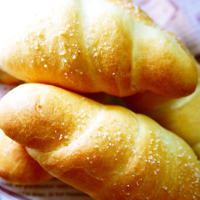 レンジで簡単☆マヨ&ソースが◎♪お好み焼き蒸しパン