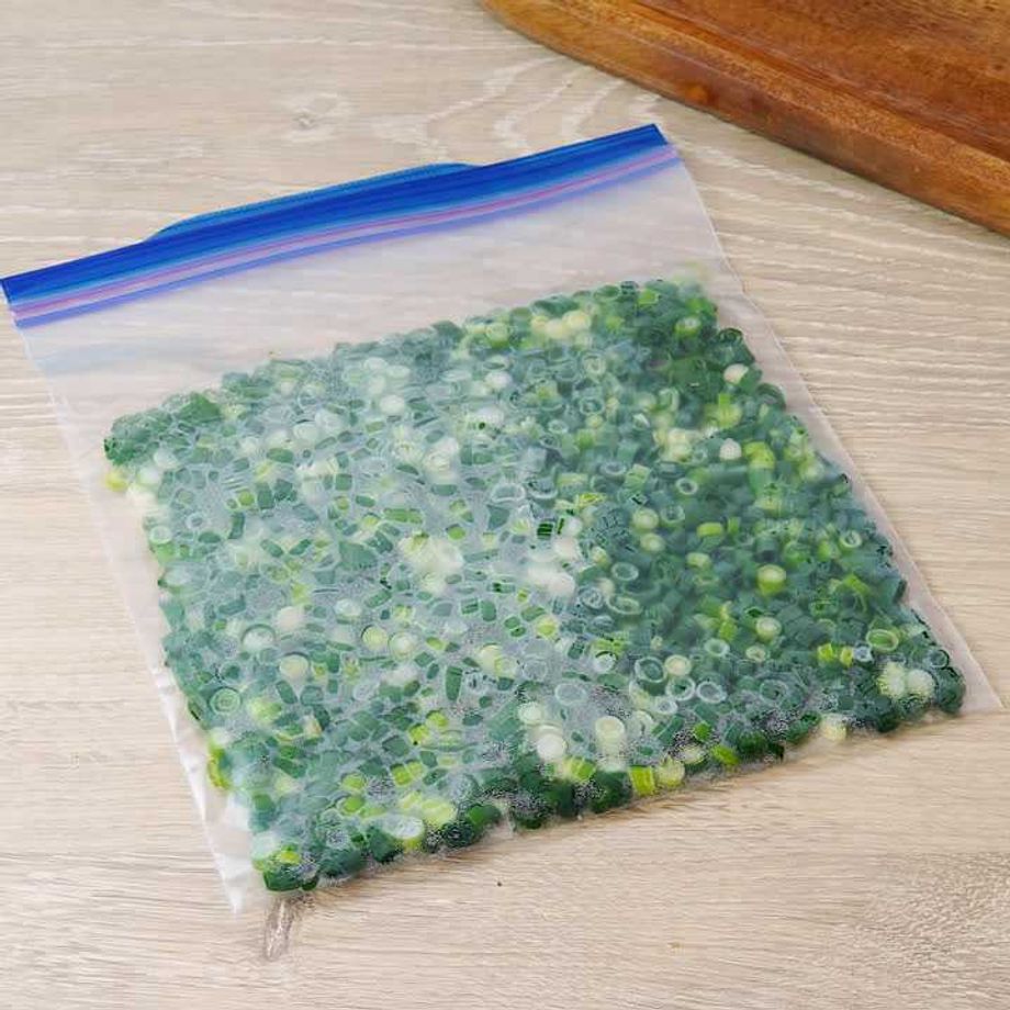 長ネギを冷凍するとまずい？おいしく保存するコツと正しい冷凍方法田中農場日誌鳥取県八頭町でおいしいお米と野菜を育てる農場スタッフブログ