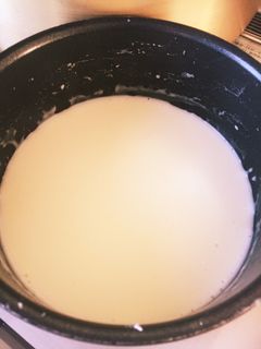 混ぜるだけ簡単!冷凍保存できる万能ホワイトソースの作り方と活用法