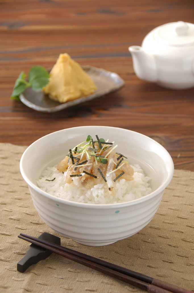 贅沢♪鯛の昆布締めのせ鯛ごはん茶漬け