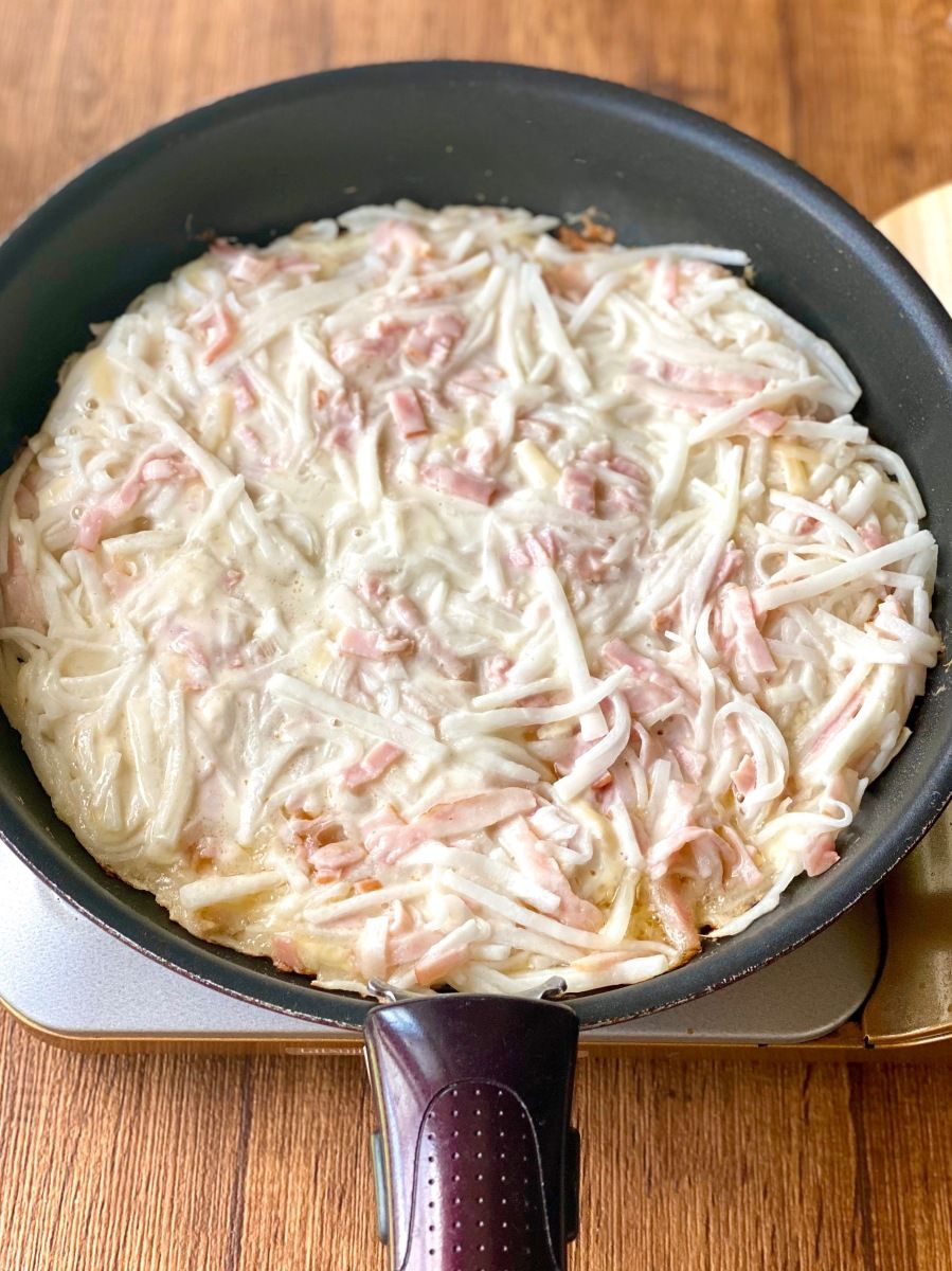 食べ過ぎ注意！ ヤバ旨でキケン！カリカリ大根ベーコンチーズ焼き レシピ・作り方Tasty