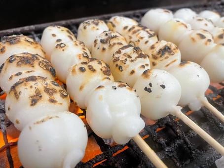 浅草のおすすめ食べ歩きグルメ15店。絶品抹茶スイーツから新感覚の天ぷら、国産うなぎの絶品焼おにぎりまで さんたつ by散歩の達人 ｄメニューニュース NTTドコモ