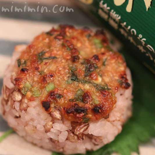 チェさんのおにぎりです 韓国おにぎり 焼きごま味噌のジュモッパ みそ、ごま、みりん、ごま油など シンプルな材料で お米の美味しさを最大限に生かしていました！ 美味しすぎて 本番中に 一個食べちゃいました😋 詳しいレシピは ホームページをご覧ください！ チェさん