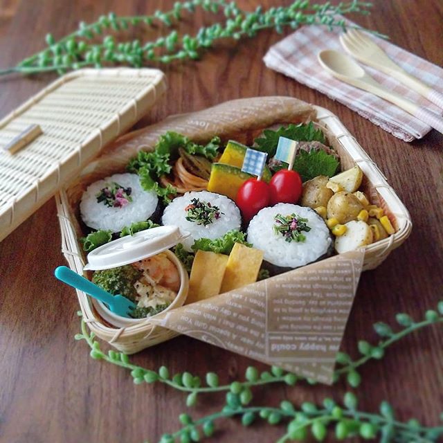 行楽弁当 おむすび３種