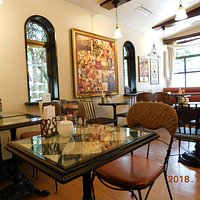 ニクバルダカラ 大和西大寺店 - ステーキとワインのバル