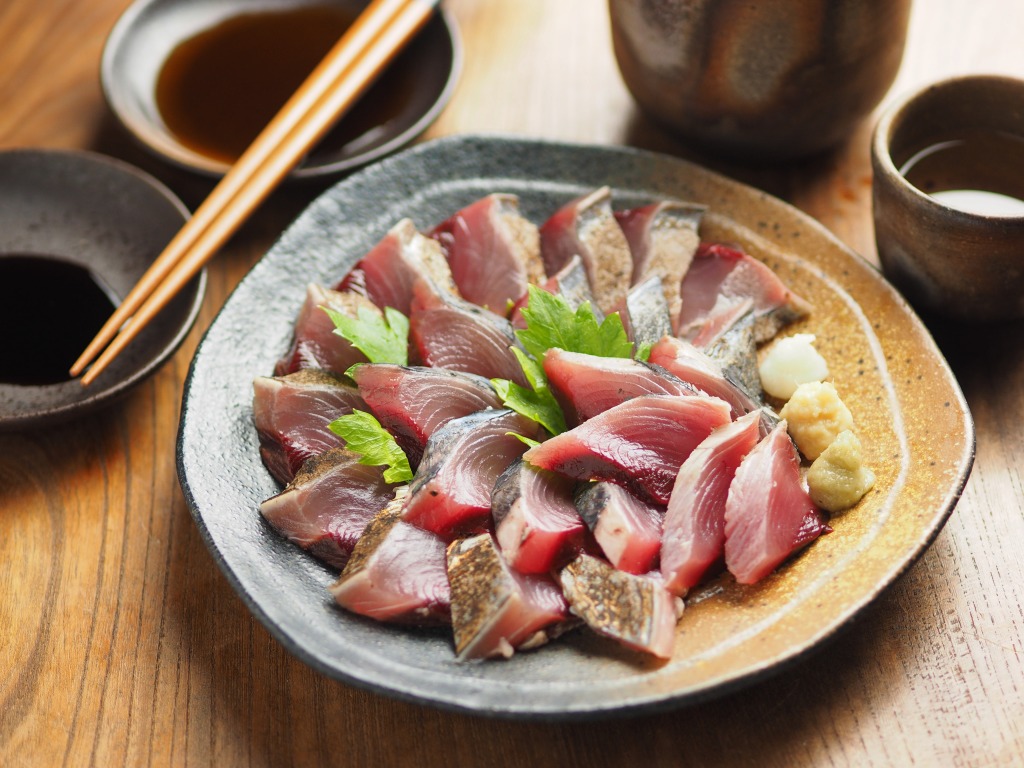 スマガツオ』１匹捌く！料理はタタキ・漬け丼・竜田揚げ！よちよちエクスプレス