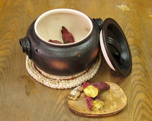 焼き芋鍋 IH対応 大人の石焼芋 ナチュラルストーングリル 両手鍋ガス火対応 3.3L 焼き芋器 石焼いも やきいも 焼きいも 焼き芋メーカー石焼き芋 石 スクエア アルミ製 軽い焼き芋メーカー ガス・IH対応 焼き芋器 やきいも 焼芋器 石焼き芋 グリル鍋 石焼きグリル