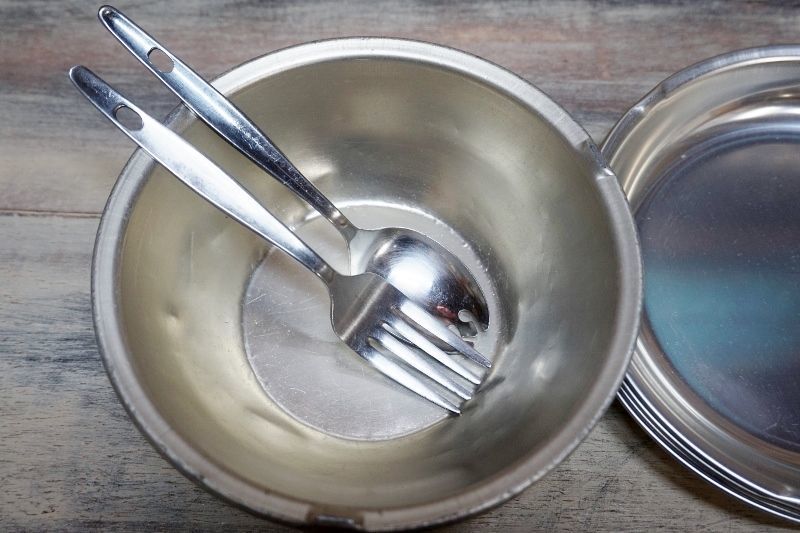 レトロモダンなオムライス・カレーライス食器セット Sサイズ 昔ながらの給食イメージ 金属製食器 新潟県の金属製品 Metal tablewareset Niigata craftこだわりの和雑貨 和敬静寂 オンラインショップ