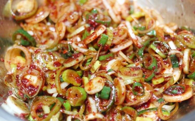 簡単レシピサムギョプサルに！パジョリ 白ねぎの辛味和え韓食ガイド