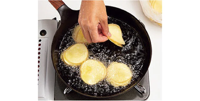 自分で作ると驚きのおいしさ ☆パリパリポテトチップス☆