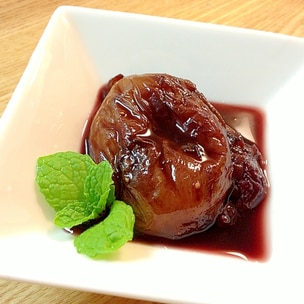 フィリピンのデザート ブクパンダン ゼリー ココナッツ 蒸発ミルク 加糖練乳 氷で作られています チーズトッピング付きのグラスに盛り付け 選択的焦点— ストック写真 © tyasindayanti480625754