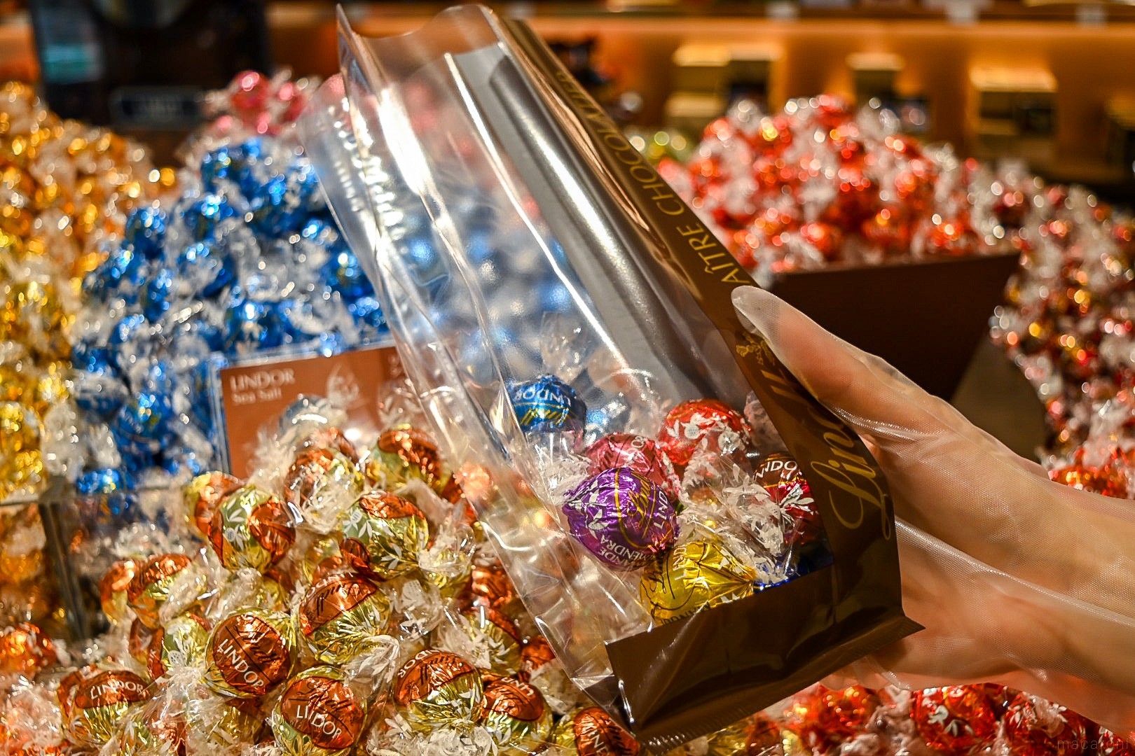 Lindt - リンツ チョコレート 4箱 リンツ クール便 4箱 リンドール アソートセット 3種類選べる