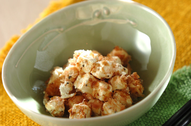 簡単なのにオシャレに見えるおつまみ「クリームチーズとドライイチジクのカナッペ」 美味しく「手抜き」クッキング - 家電 Watch