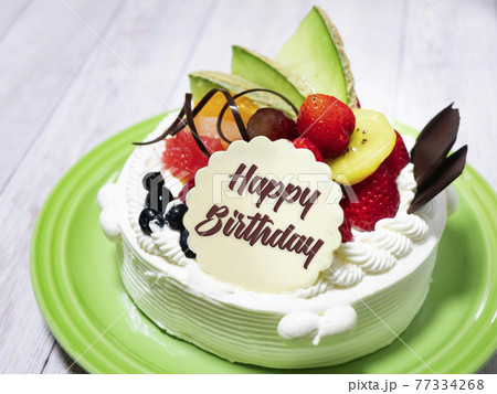 ハッピーバースデー」を英語でおしゃれに伝えよう！「お誕生日おめでとう」のメッセージや返答表現を紹介